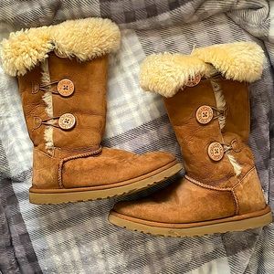 Women’s Ugg Boot Bailey Button Triplet II